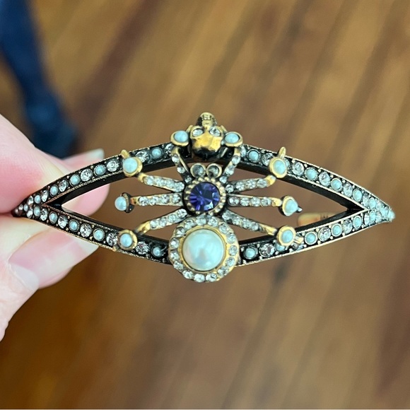 ⭐️SOLD⭐️Alexander McQueen Spider Cuff - Picture 9 of 17